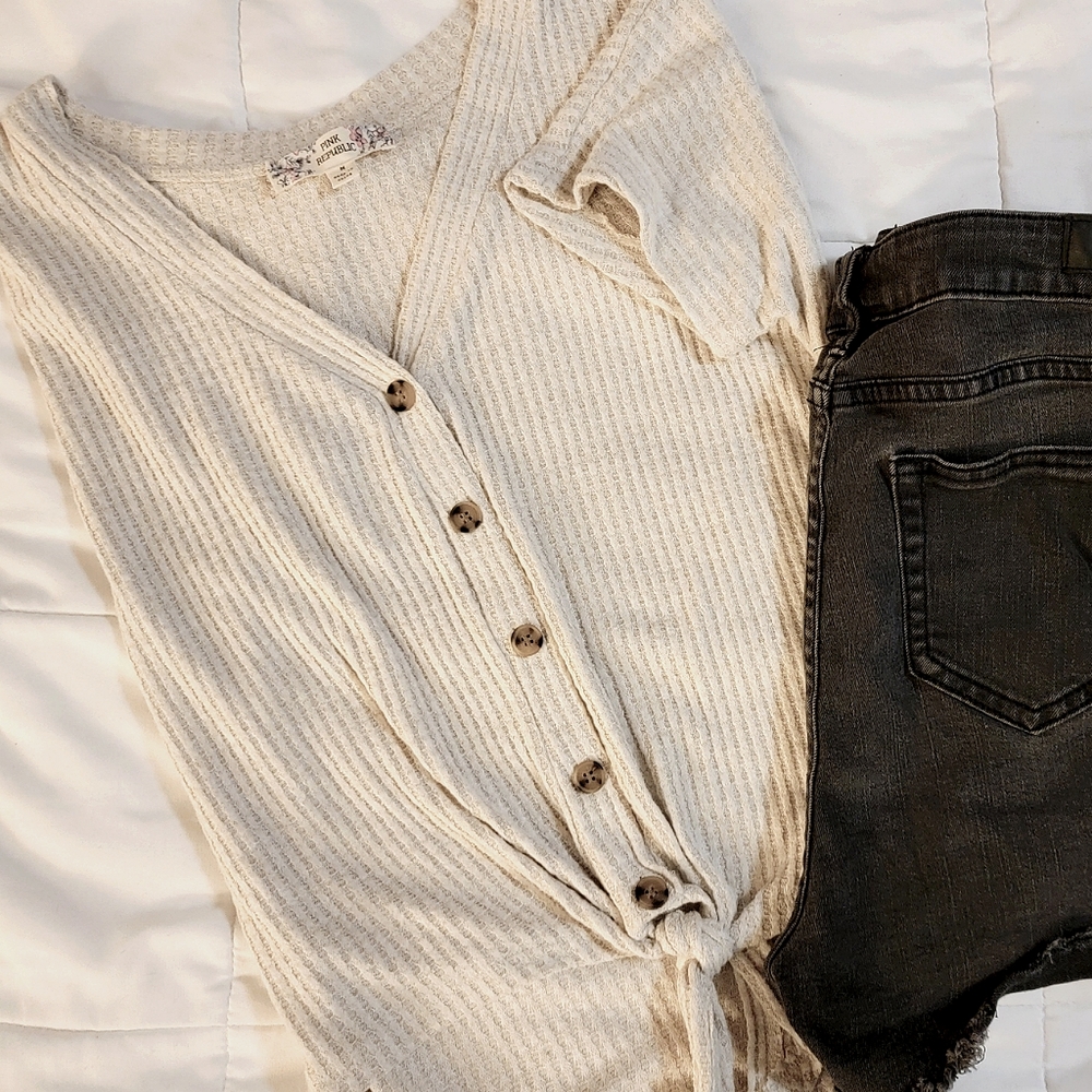 Lightweight Cream M Pink Republic Buttoned T Shirt